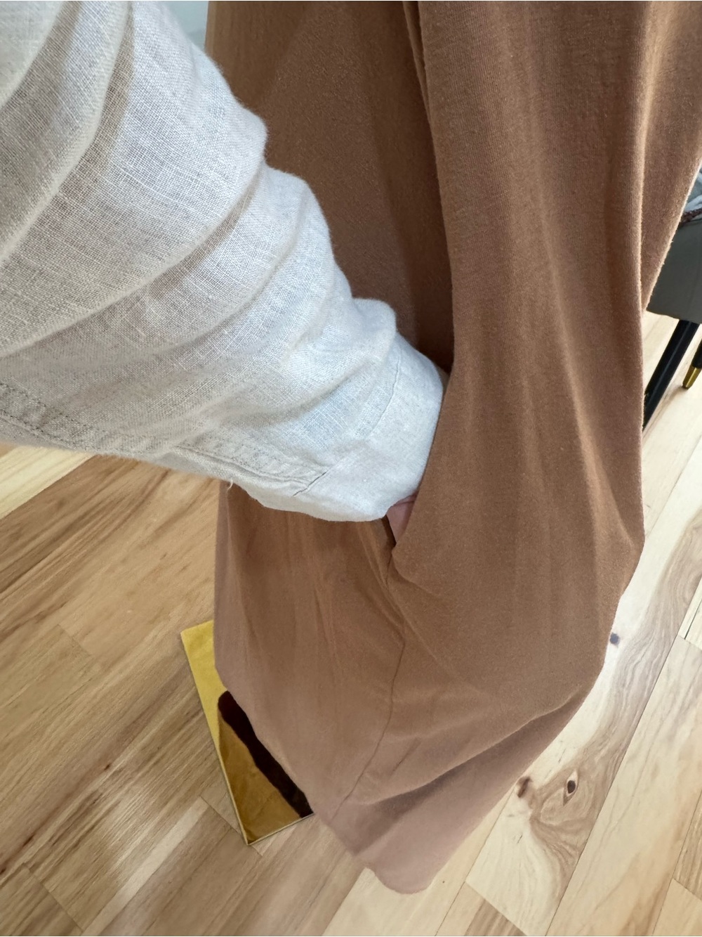 Caramel oversized v-neck maxi dress - Picture 4 of 6